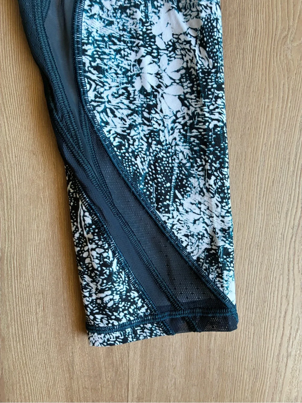 Lululemon Never Still Crop leggings sheer mesh  *21